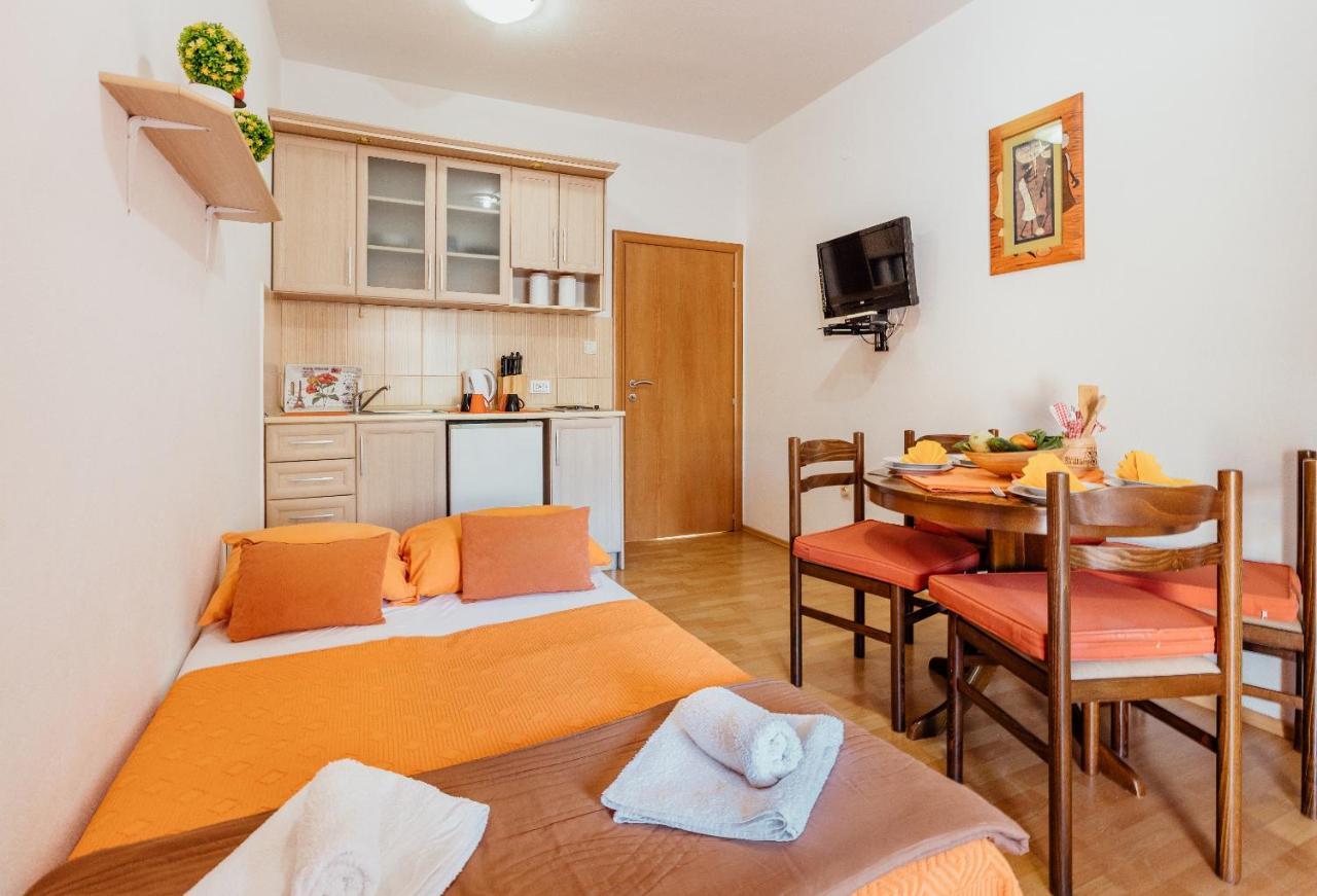 Apartments Cosovic Котор Екстериор снимка